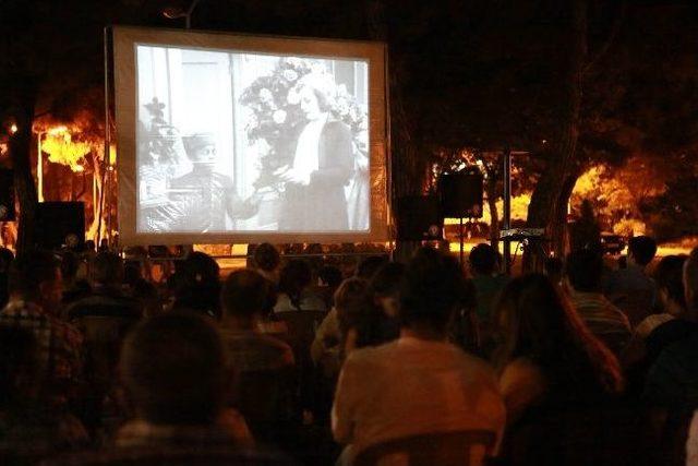 Muğla Belediyesinden Çocuklara ‘nostalji’ Sinema Kuşağı