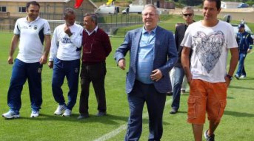 Başkan Aziz Yıldırım, 'beddua Eden' Taraftara Engel Oldu