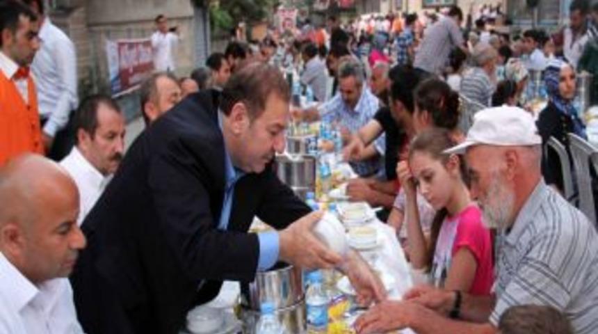 Sokak Iftarlarına Yenikent&rsquo;ten Başladı