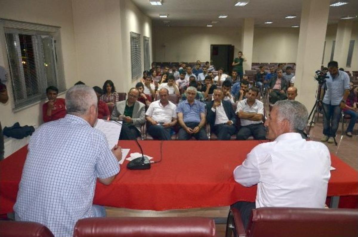 &Uuml;niversiteli Gen&ccedil;lik Y&uuml;ksekova&rsquo;yı Tartıştı