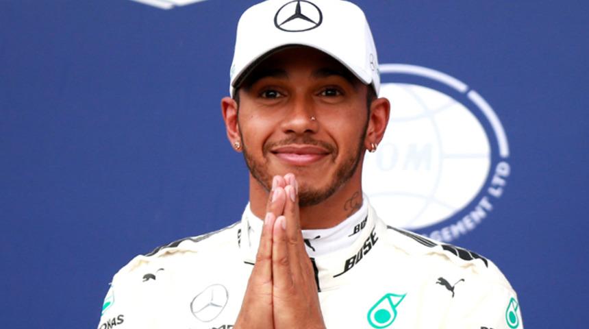 Mercedes, Lewis Hamilton ile s&ouml;zleşme yeniledi