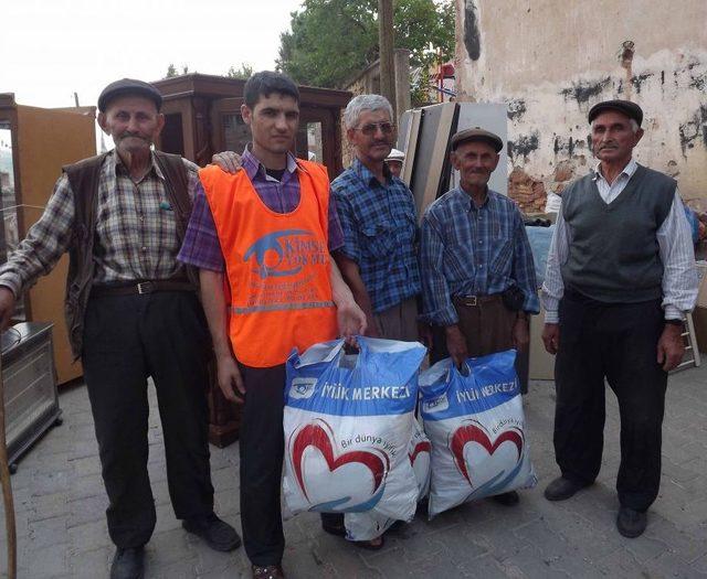 Kimse Yok Mu Derneğinden Sevinçler Köyünde Evi Yananlara Yardım.