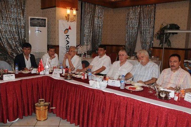 İş D&uuml;nyası İftarda Buluştu 1