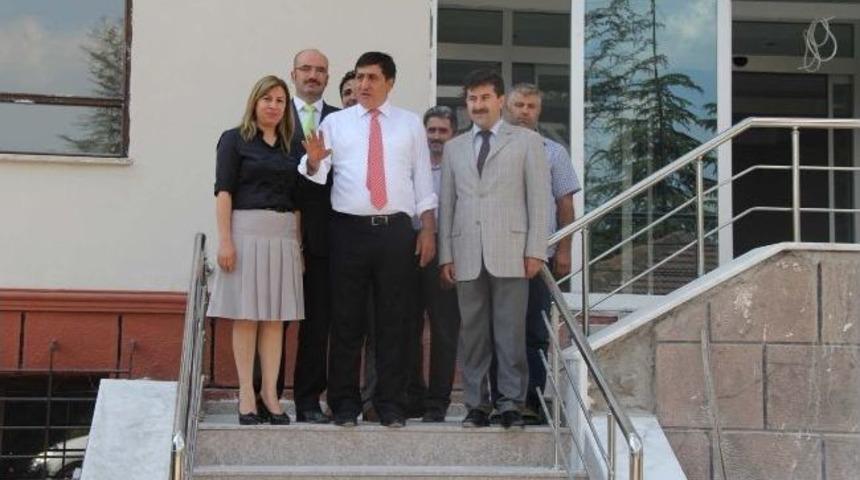 Vali K&uuml;&ccedil;&uuml;k, Aile Ve Sosyla Hizmetler M&uuml;d&uuml;rl&uuml;ğ&uuml; Binasında İnceleme Yaptı