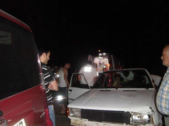 Kaza Yapan Kadın S&uuml;r&uuml;c&uuml; Şoka Girdi 1