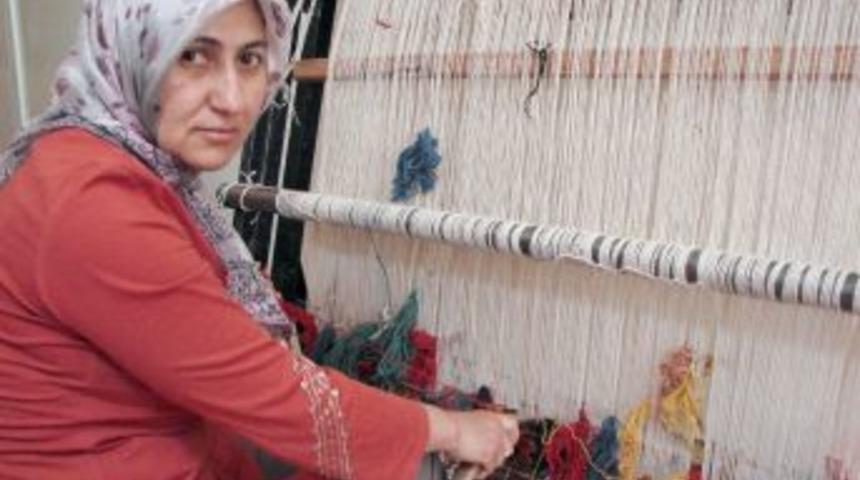 Kızlar Artık Sevdiğine Kilim Dokumuyor