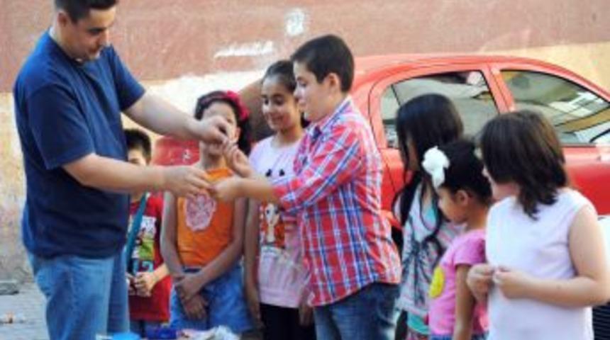 Caminin Bitirilmesi I&ccedil;in Oyuncaklarını Sattılar