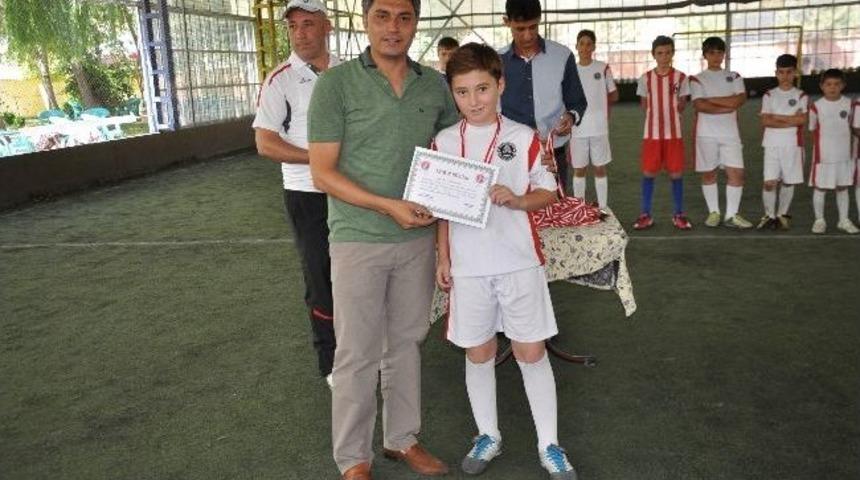 Sandıklı Yaz Futbol Okulu'nda T&ouml;ren