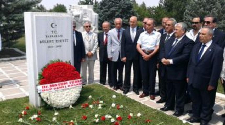 Masum T&uuml;rker: Senin Eserlerini Yaşatırken Darbe Karşıtlığımızı S&uuml;rd&uuml;receğiz