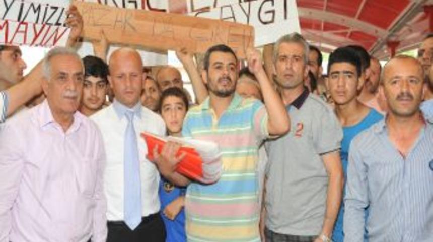 Mahalle Pazarının Kalkmaması I&ccedil;in Halk Ve Pazarcılar Eylem Yaptı