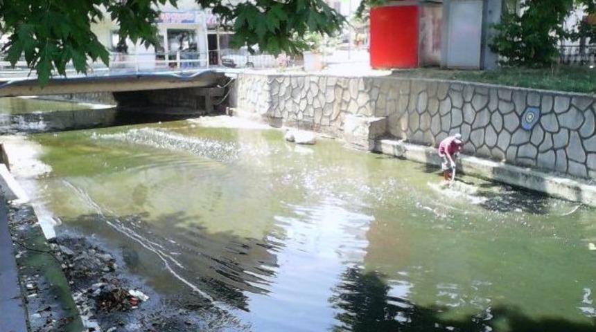 Dere Yatakları Temizleniyor