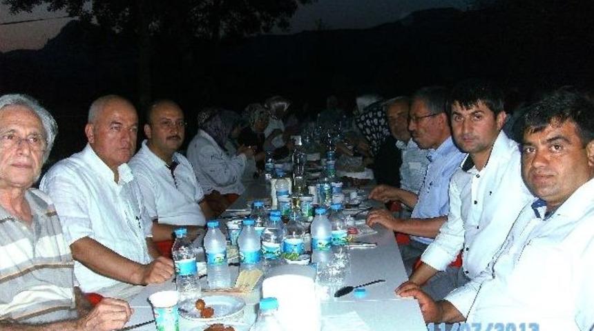 Osmaneli Ak Parti Teşkilatı Halkla İftarda Buluştu