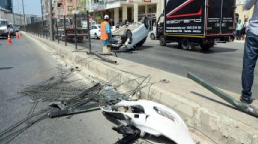 Direğe &Ccedil;arpan Ara&ccedil; Takla Attı: 2 Yaralı