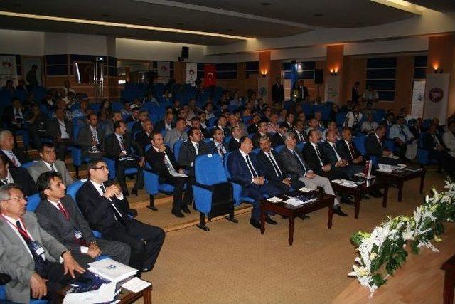 2023’e 10 Kala Düzenlenen Kamu-üniversite-sanayi İşbirliği Bölgesel Toplantısı Kars’ta Yapıldı