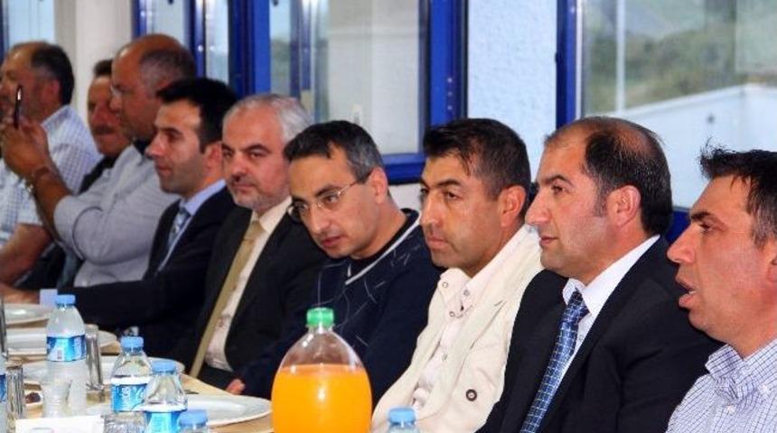 &Ccedil;ıldır Manşet Gazetesinden İftar Yemeği