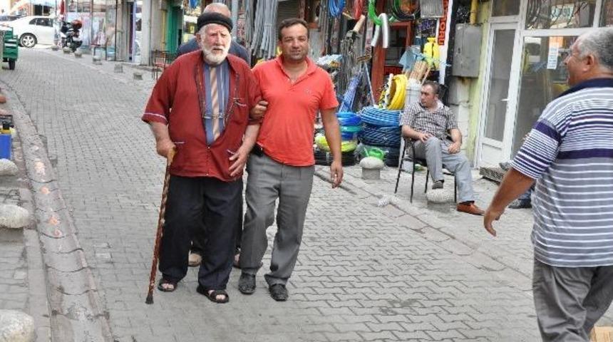 Kırıkkaleli Cennet Dede Her G&uuml;n Bin Kişiye Yemek Dağıtıyor