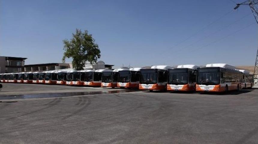 96 Yeni Otob&uuml;s Ulaşımı Rahatlattı