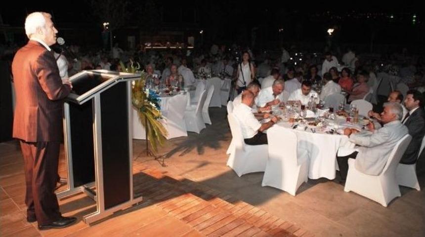 Nil&uuml;fer Ailesi İftar Sofrasında Buluştu