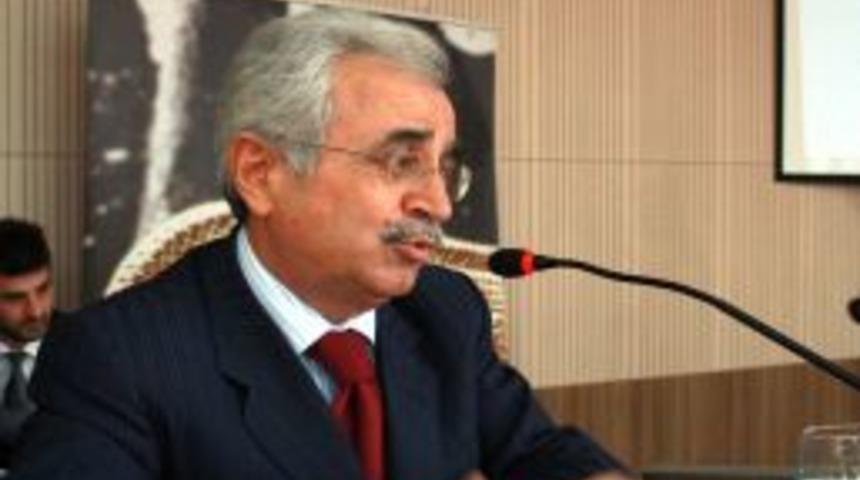 Rekt&ouml;r Yaylalı: D&uuml;nyada Ne Varsa Onu Yapmaya &Ccedil;alışıyoruz