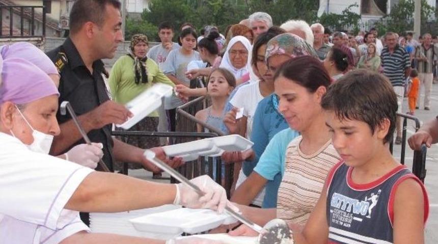 Sunay Akın &lsquo;mahya Işıkları&rsquo; İle Antalyalılarla Buluştu