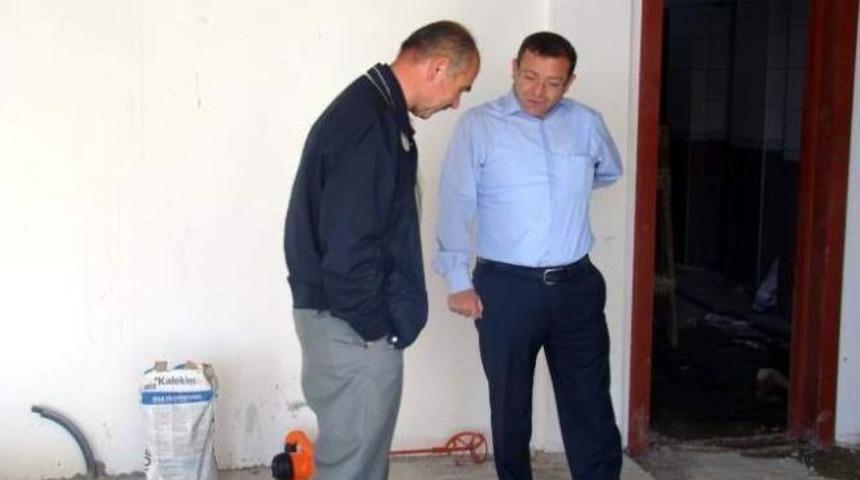 Kaymakam Polat, Yapımı S&uuml;ren Okulu Gezdi