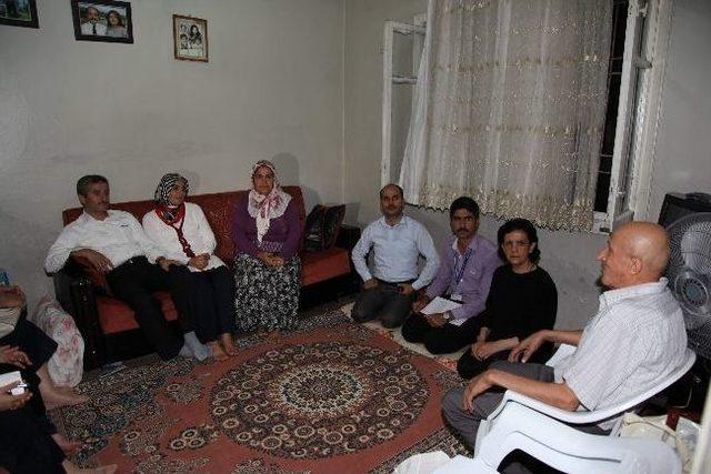 Başkan Tahmazoğlu Gece Yapılan Aile Ziyaretlerinde Sorunları Dinledi 3