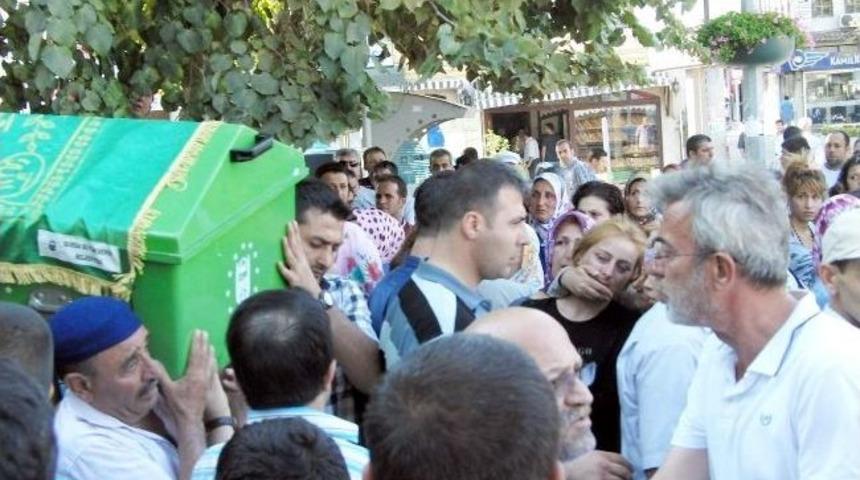 Cinayet Kurbanı Furkan'ın Cenazesinde G&ouml;zyaşları Sel Oldu