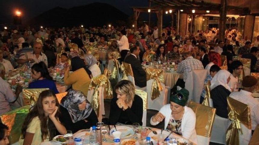 Bakan Yıldız, Şehit Aileleri Ve Gaziler İle İftarda Buluştu