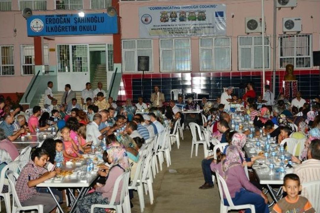 Sarı&ccedil;am Kaymakamlığı&rsquo;ndan İftar Yemeği