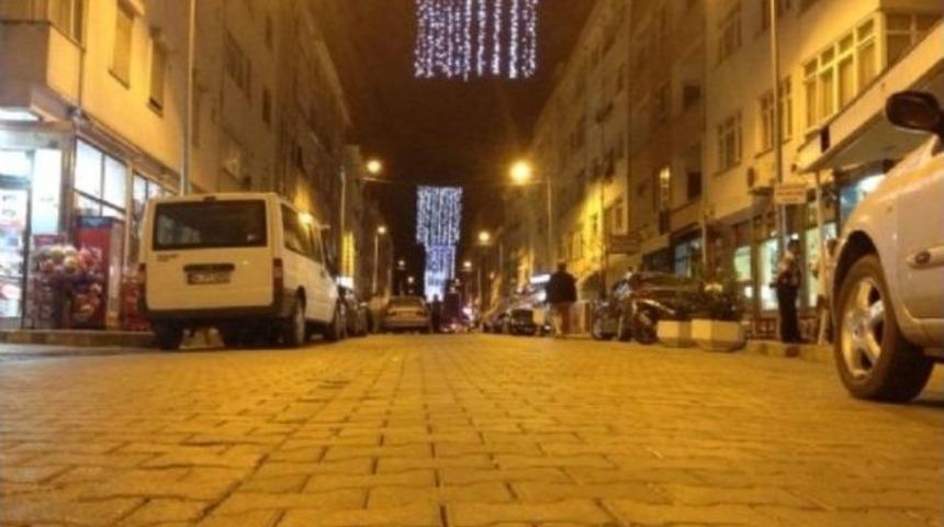 Abananın Caddeleri Işıl Işıl