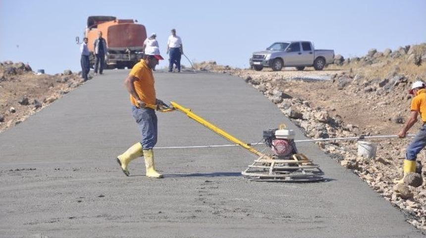 K&ouml;y Yollarında Beton &Ccedil;alışmaları Devam Ediyor