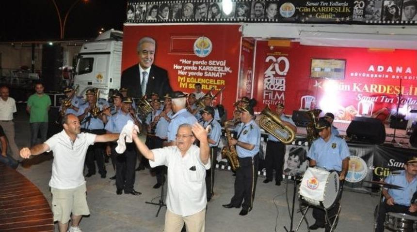 Sanat Tırı Coşturdu