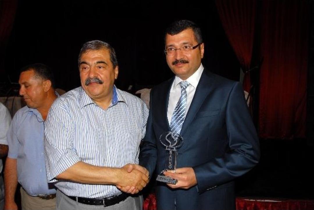 Sanko Holding&rsquo;in Geleneksel İftar Yemekleri S&uuml;r&uuml;yor