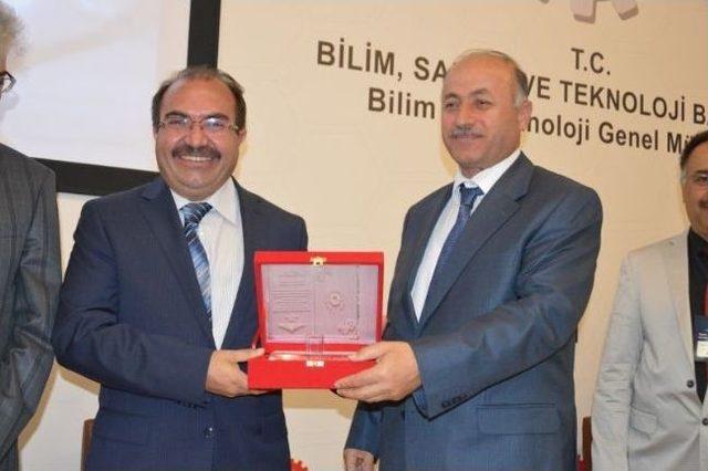 Vali Azizoğlu, Kars’ta Düzenlenen 2023’e On Kala, Kamu - Üniversite - Sanayi İşbirliği Bölgesel Toplantısına Katıldı