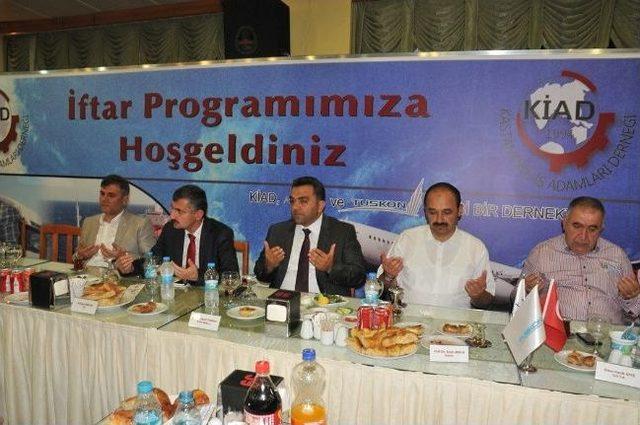 Kiad İftar Yemeği Düzenledi