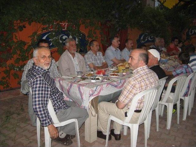 Turkav, Üyelerine İftar Verdi