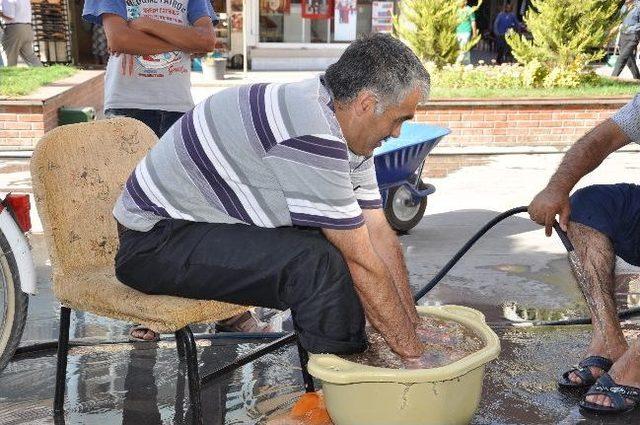 Vatandaşların Sıcakla Mücadelesi