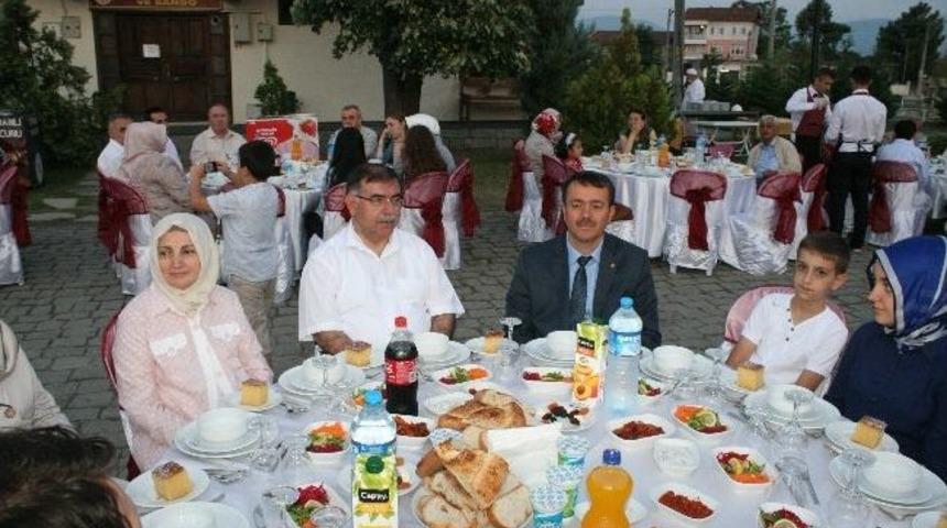D&uuml;zce M&uuml;siad İftarı Yoğun Katılımla Yapıldı