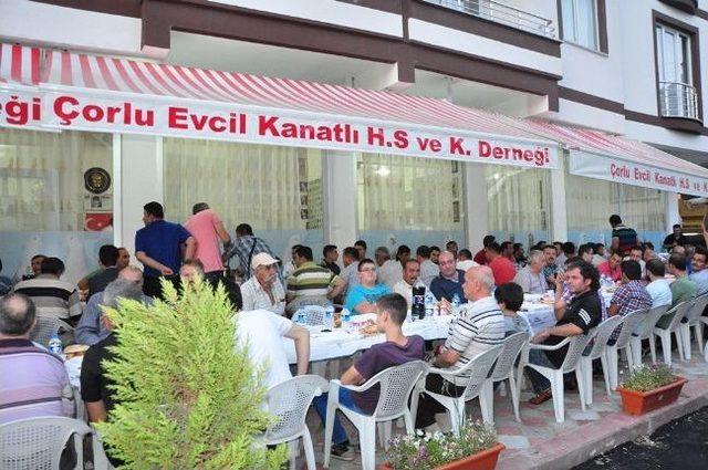 Kuşçular Derneği İftar Düzenledi