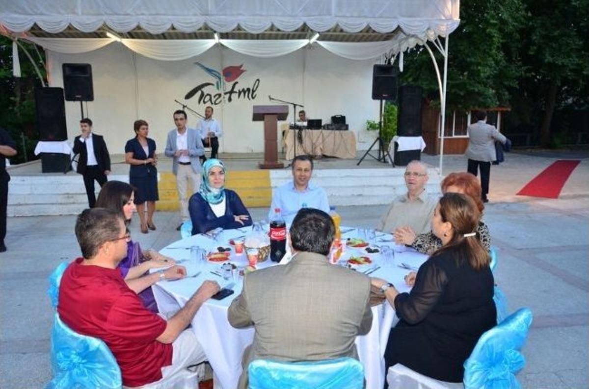 Vali Yerlikaya Kurum M&uuml;d&uuml;rleriyle İftarda Bir Araya Geldi