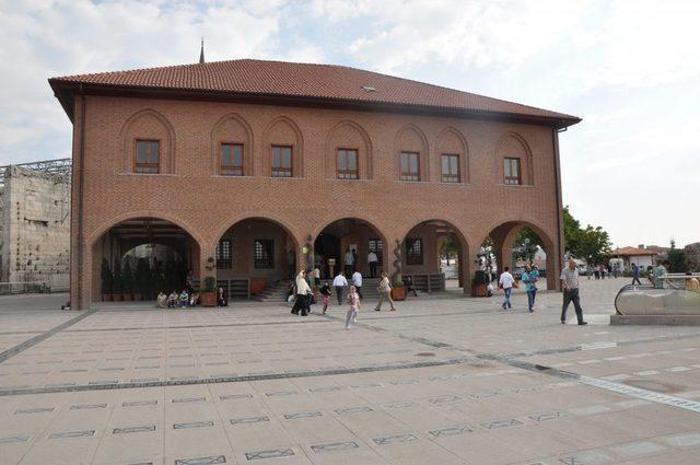 Hacı Bayram'da Ramazan Yoğunluğu