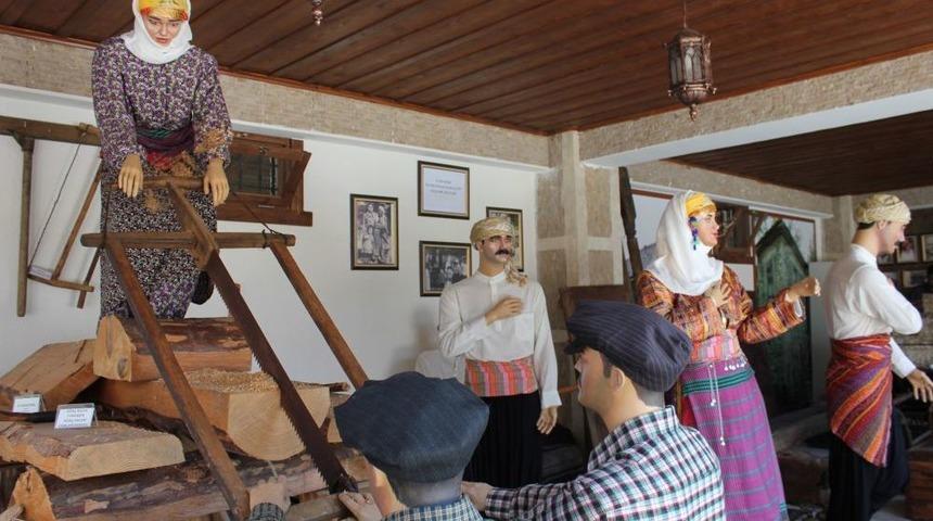Evrenseki K&uuml;lt&uuml;r Evi, K&uuml;t&uuml;phanesini Oku Getir Kampanyası Ile Okurseverlere A&ccedil;tı