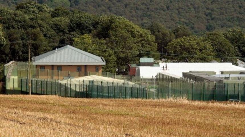 Trans bireyi kadın hapishanesine koyunca ortalık karıştı!