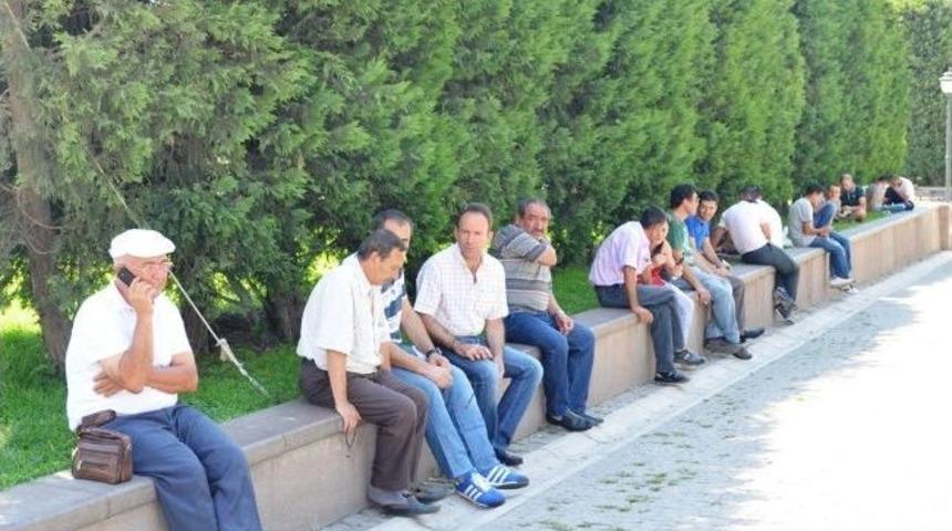 İzmir'de Sıcak Hava Bunaltıyor