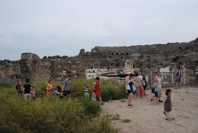 Bakan Yardımcısı Arıcı: Side Antik Kent, Kültür Turizminde Öncü