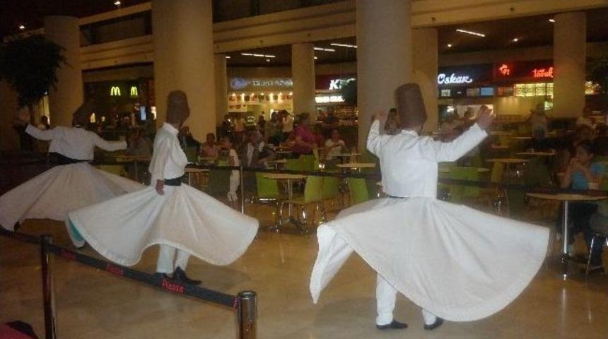 Piazza'da Dolu Dolu Ramazan Etkinliği