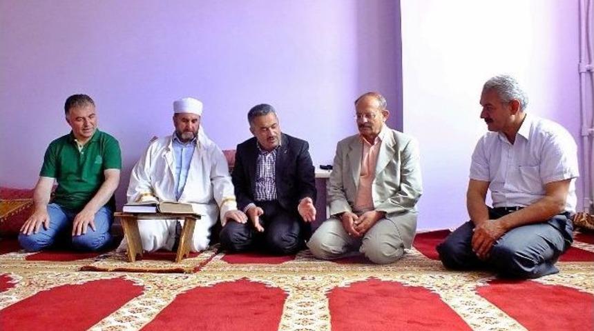 Ak Partili Aras&rsquo;tan Kanaat &Ouml;nderlerine Ziyaret