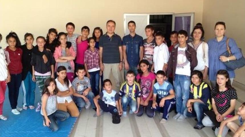 Gen&ccedil; Atletlere S&uuml;rpriz Ziyaret