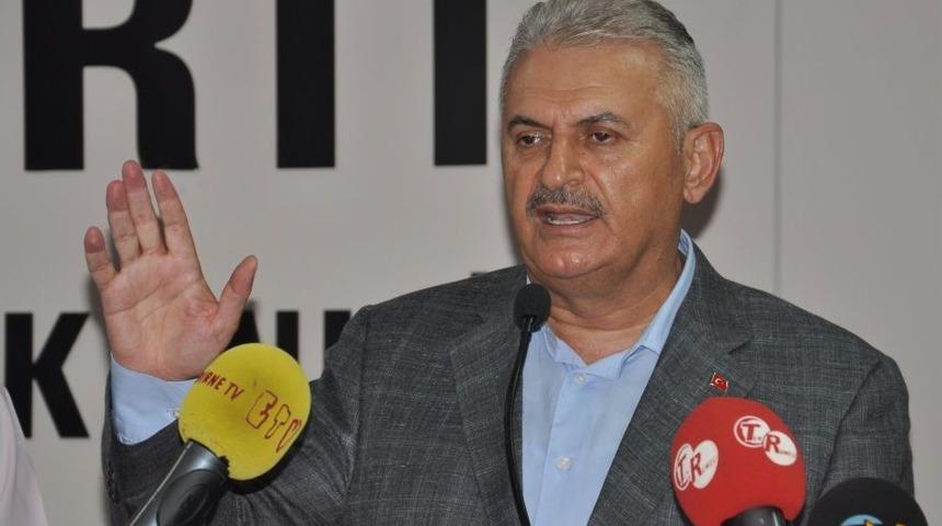 Bakan Yıldırım: B&ouml;l&uuml;nm&uuml;ş Yollar Trafik Kazalarını Y&uuml;zde 41 Azalttı