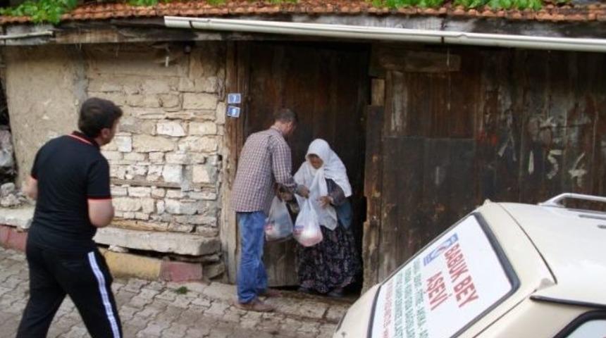 Babuk Bey Aşevi'nden K&ouml;ylere Erzak Yardımı